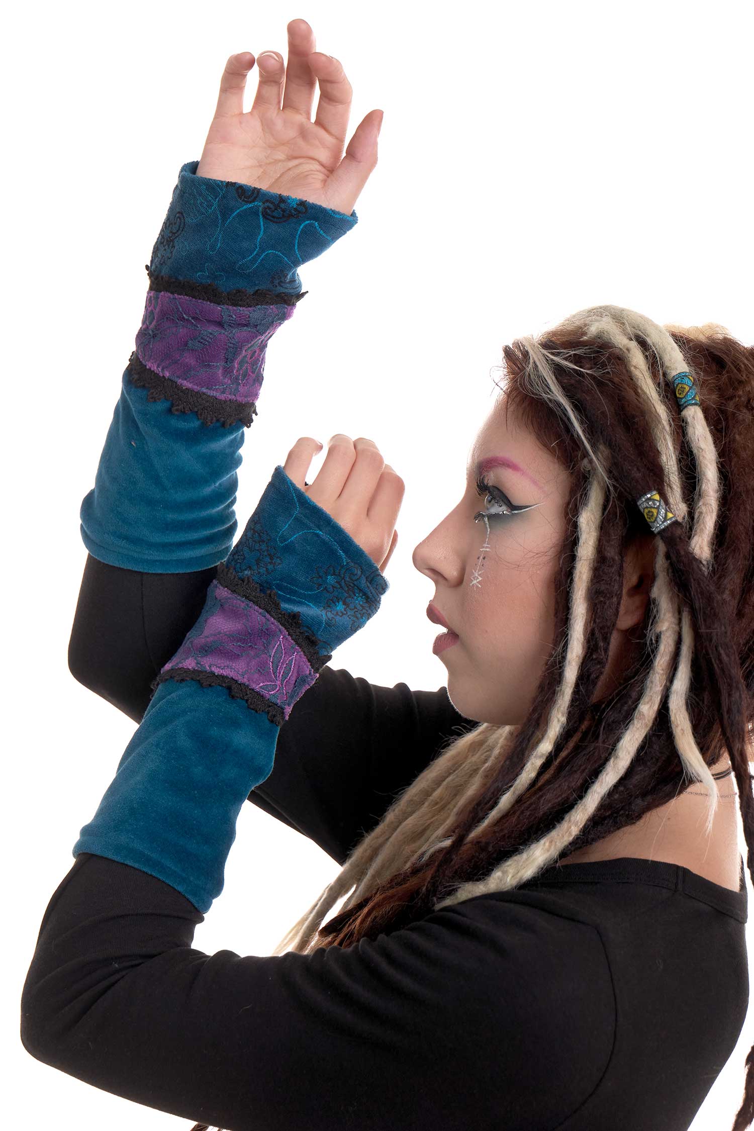 Velvet and Lace Gothic Faerie Arm Warmers Armwarmers | Altshop UK